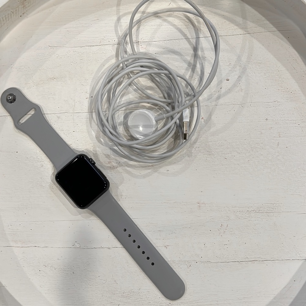 42mm Apple Watch 1st Gen - Aluminum Case with Sport Band